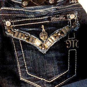 Hi everyone I have almost brand new miss me jeans short size 25